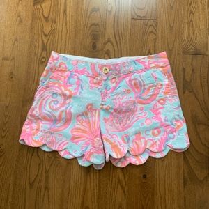 Lilly Pulitzer scalloped shorts size 2